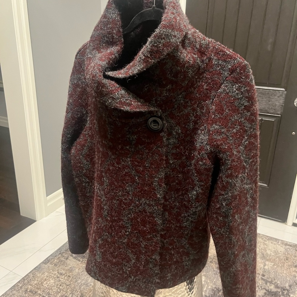 Adrianne Vittadini gorgeous sweater dude XL GREY  BURGUNDY mix